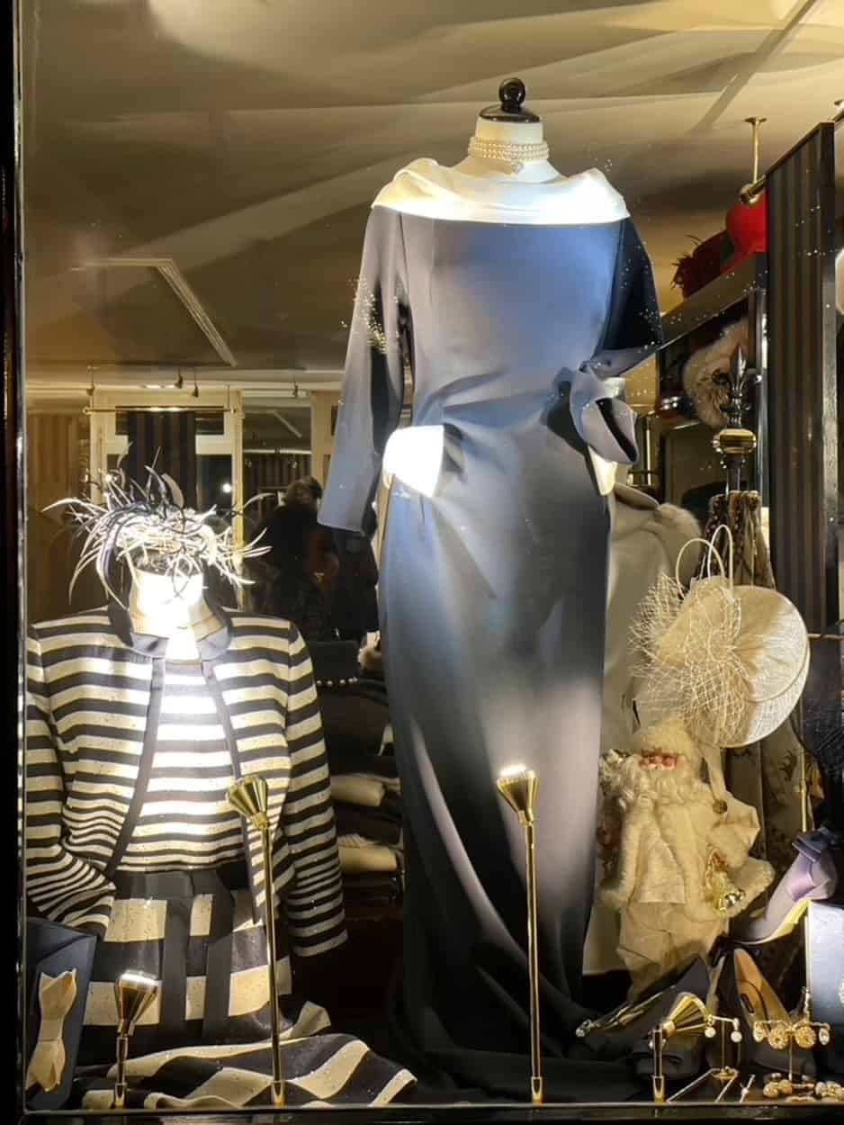 Donkerblauwe avondjurk Donkerblauwe avondjurk