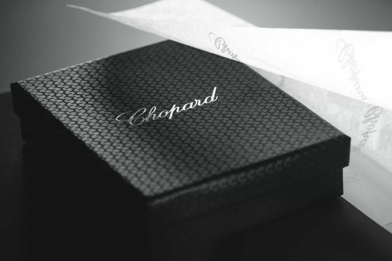 Chopard tassen, zonnebrillen en accessoires verkrijgbaar bij Modici damesmode in Laren in het Gooi Chopard tassen, zonnebrillen en accessoires verkrijgbaar bij Modici damesmode in Laren in het Gooi