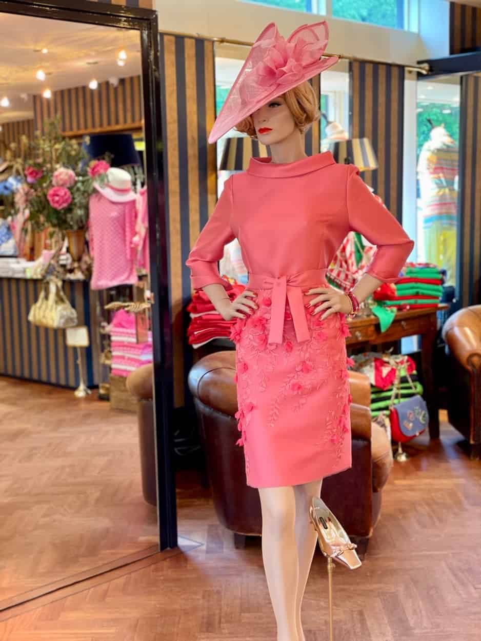 DBFCABD7 CD77 4289 AE3E 6B17A5ECB1F0 1 201 A Res (2) elegenheidshoeden, avondjapon, hoed dames bruiloft, gala, feestelijke hoed, avond, bruidsmoeder hoeden, Habsburg damesmode verkrijgbaar bij Modici damesmode in Laren in het Gooi, bruidsmoeder hoed, Bogner Sport, chique hoeden, Bogner, exclusieve hoeden, gelegenheidskleding, avondjurk, mooie hoeden