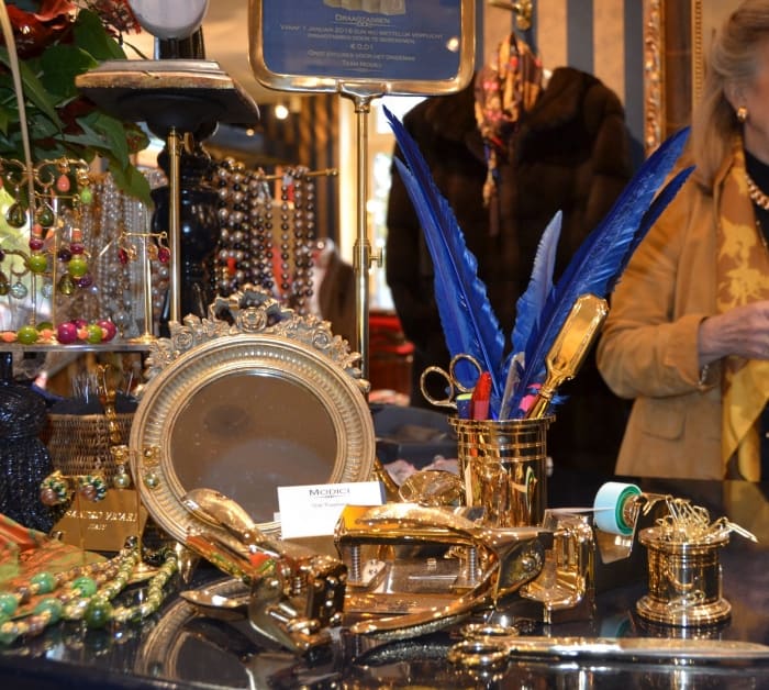 Exclusieve vergulde bureau accessoires bij Modici in Laren in het Gooi Exclusieve vergulde bureau accessoires bij Modici in Laren in het Gooi