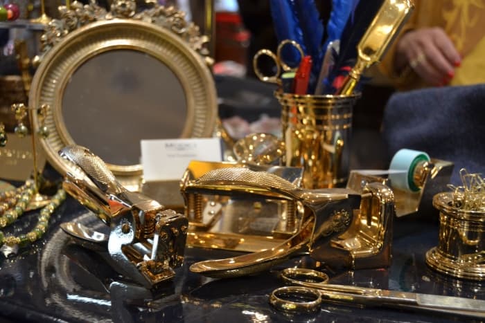 Exclusieve vergulde bureau accessoires bij Modici in Laren in het Gooi Exclusieve vergulde bureau accessoires bij Modici in Laren in het Gooi