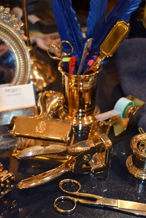 Exclusieve vergulde bureau accessoires bij Modici in Laren in het Gooi Exclusieve vergulde bureau accessoires bij Modici in Laren in het Gooi