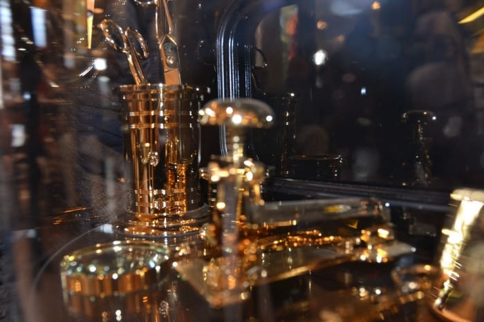 Exclusieve vergulde bureau accessoires bij Modici in Laren in het Gooi Exclusieve vergulde bureau accessoires bij Modici in Laren in het Gooi