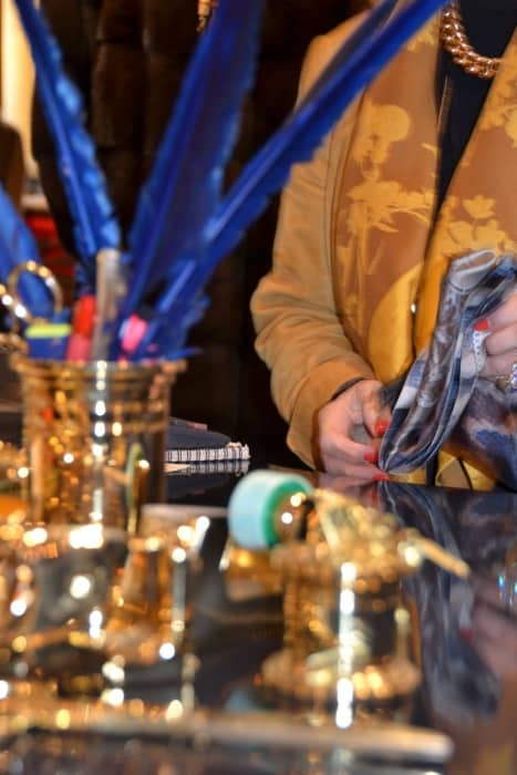 Exclusieve vergulde bureau accessoires bij Modici in Laren in het Gooi Exclusieve vergulde bureau accessoires bij Modici in Laren in het Gooi