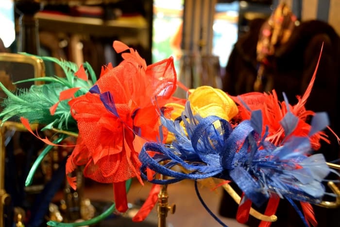 Haartoeven, Haarkammen Bij Modici Damesmode In Laren Nh Haartoeven, Haarkammen Bij Modici Damesmode In Laren Nh