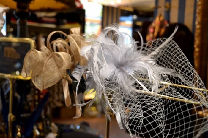 Haartoeven, Haarkammen Bij Modici Damesmode In Laren Nh Haartoeven, Haarkammen Bij Modici Damesmode In Laren Nh