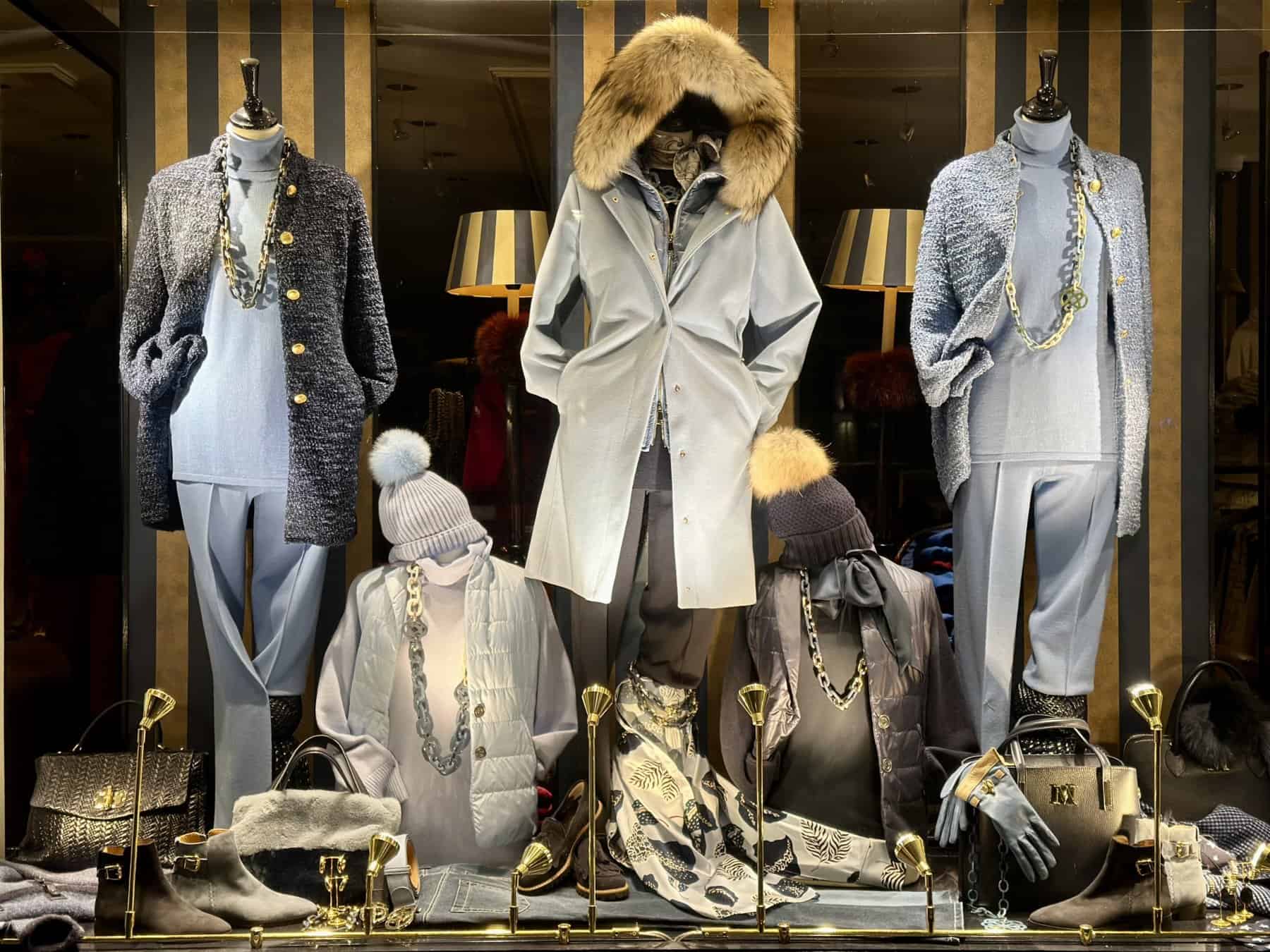 winter etalage met vesten van forest