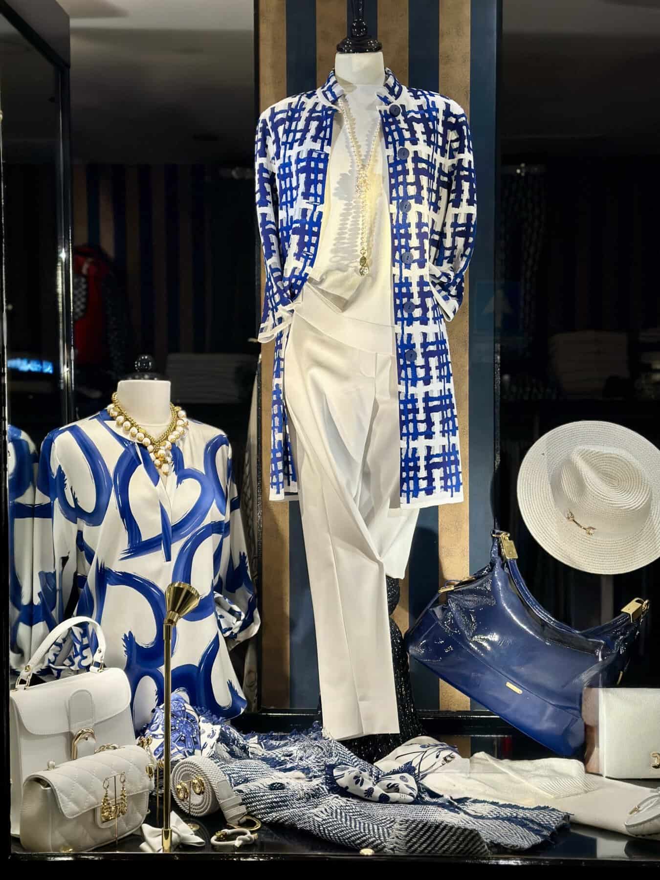 Kobalt Met Wit Lang Vest vesten ook in grote maten verkrijgbaar bij modici laren