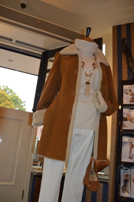 Lammy coat jas Modici damesmode Laren Nh Gooi – Op maat gemaakt Lammy coat jas Modici damesmode Laren Nh Gooi - Op maat gemaakt