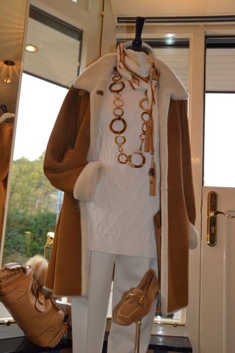 Lammy coat jas Modici damesmode Laren Nh Gooi – Op maat gemaakt Lammy coat jas Modici damesmode Laren Nh Gooi - Op maat gemaakt