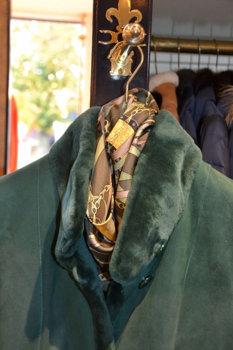 Lammy coat jas Modici damesmode Laren Nh Gooi – Op maat gemaakt Lammy coat jas Modici damesmode Laren Nh Gooi - Op maat gemaakt