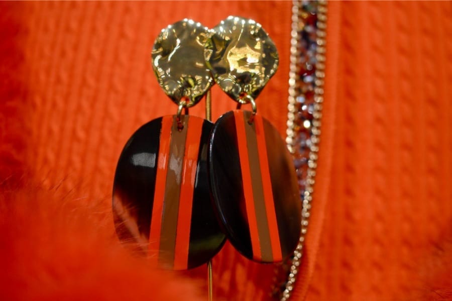 Luxe sieraden en bijouterie bij Modici damesmode in Laren (Nh) Luxe sieraden en bijouterie bij Modici damesmode in Laren (Nh)