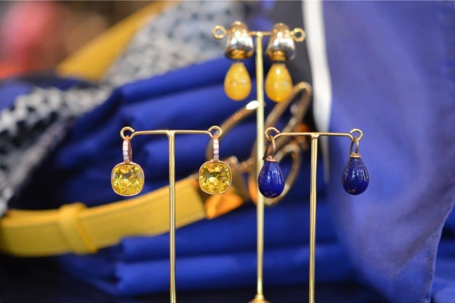 Luxe sieraden en bijouterie bij Modici damesmode in Laren (Nh) Luxe sieraden en bijouterie bij Modici damesmode in Laren (Nh)