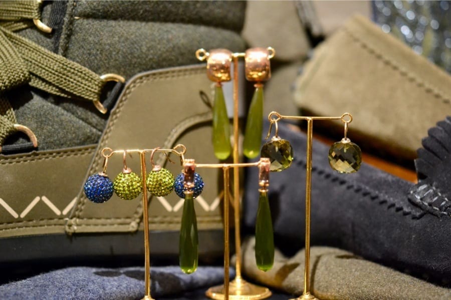 Luxe sieraden en bijouterie bij Modici damesmode in Laren (Nh) Luxe sieraden en bijouterie bij Modici damesmode in Laren (Nh)