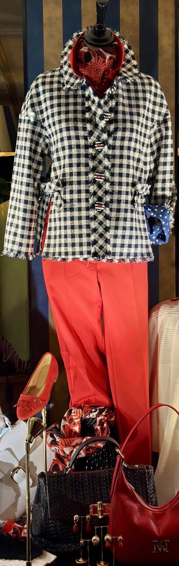 Maison Common Blazer Marine Wit Geruit kleding voor moeder van de bruid of bruidegom verkrijgbaar bij Modici laren