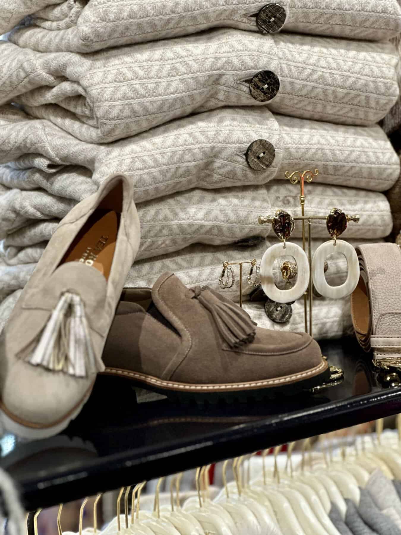 Taupe Schoenen Verkrijgbaar Bij Damesmode Modici Laren schoen zijn verkrijgbaar bij damesmode modici laren