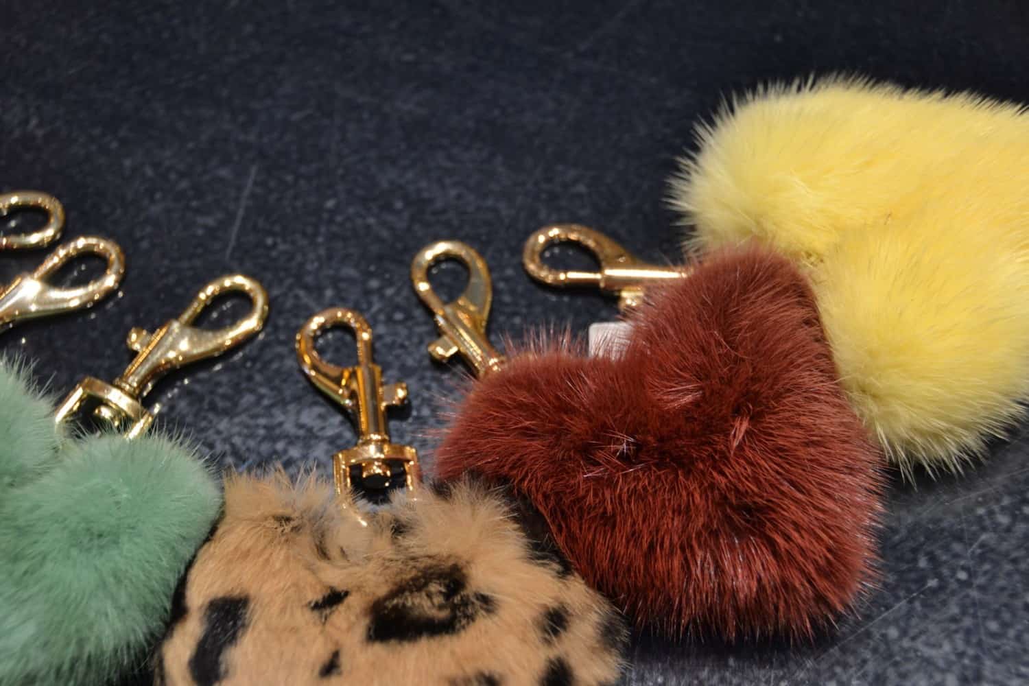 Exclusieve sleutelhanger met bont bij Modici in Laren Nh Exclusieve sleutelhanger met bont bij Modici in Laren Nh