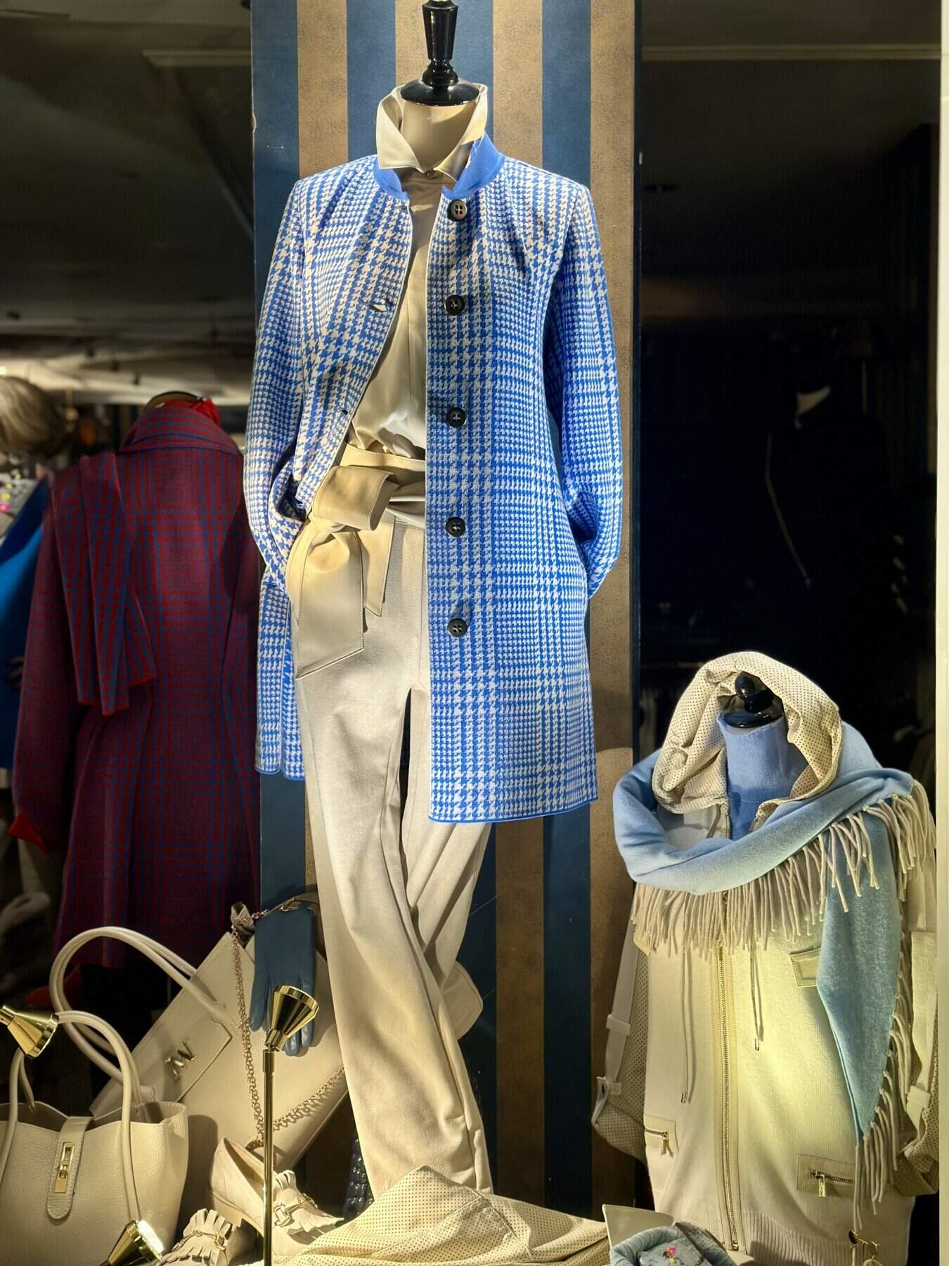 Vest Kobalt Met Sand Lang Model Met Zakken