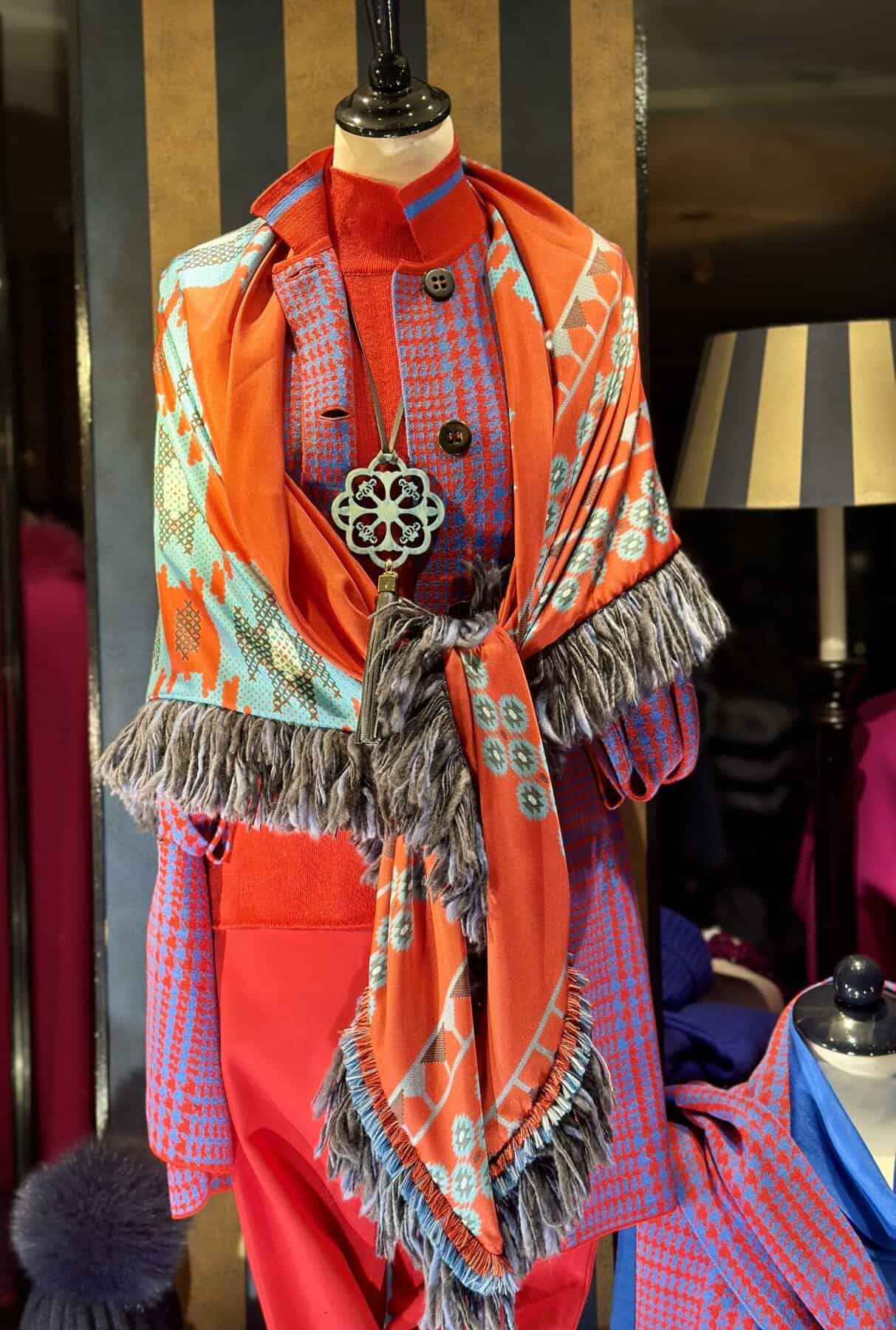 Vest Lang Rood & Kobalt Met Grote Shalw